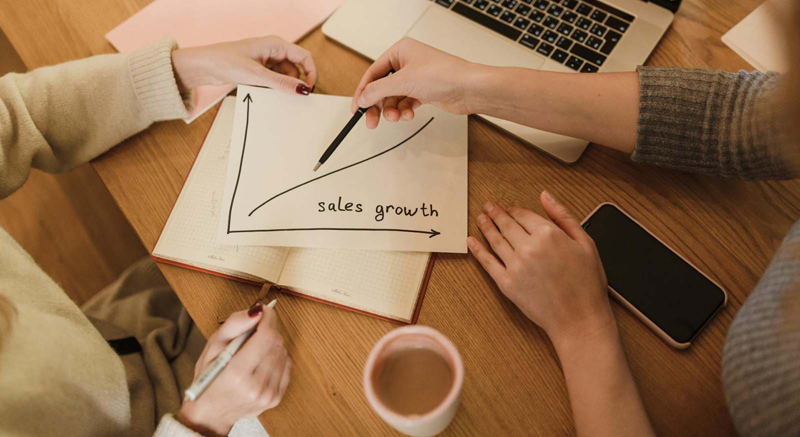 Heart Up My Sleeves: Elevating Transformable Fashion Through E-Commerce